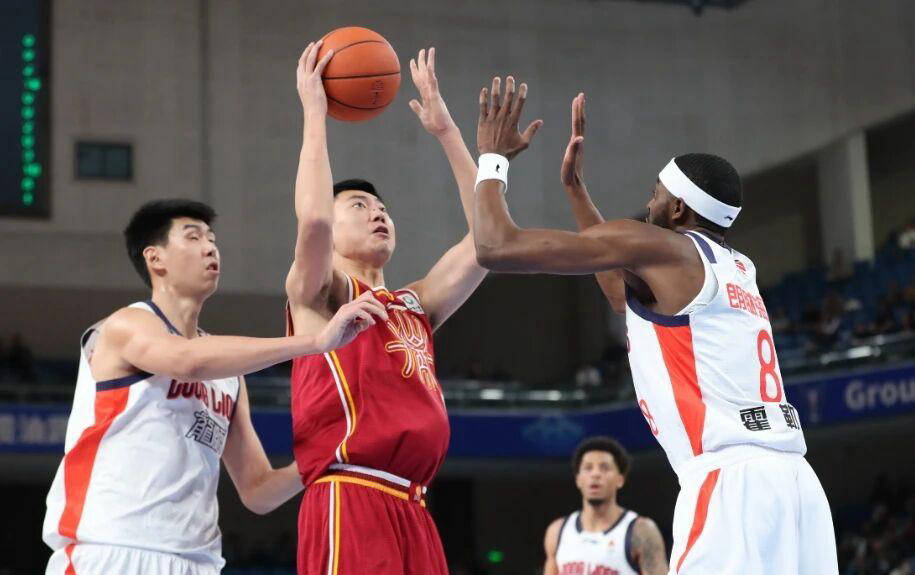 yy易游官方下载包含赛地聚焦：CBA季后赛加时末段热度飙升，山东男篮篮板制胜，话题不断，赛程密集仍需轮换的词条